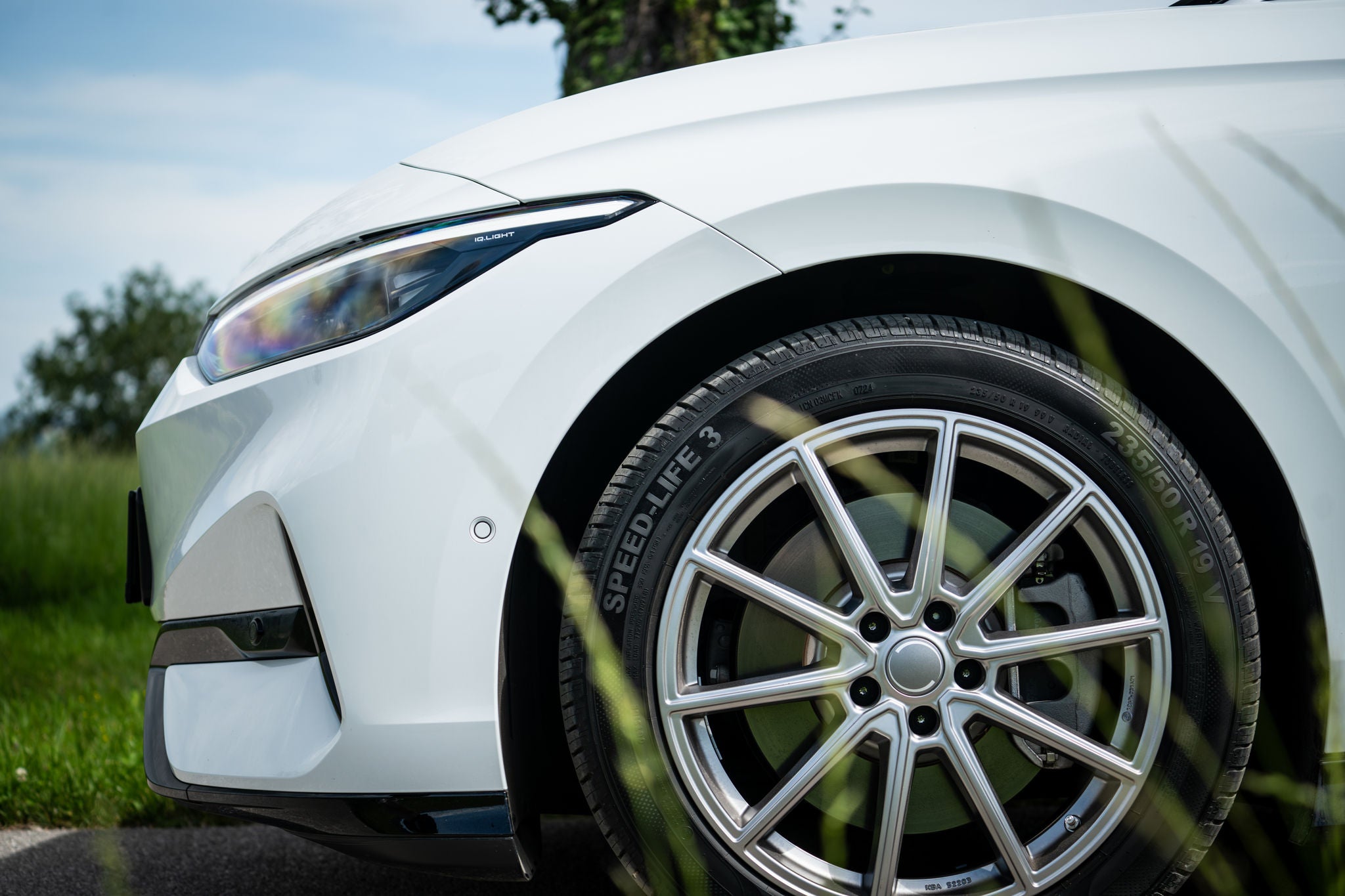 Fahrzeug mit Semperit SPEED-LIFE 3 Reifen